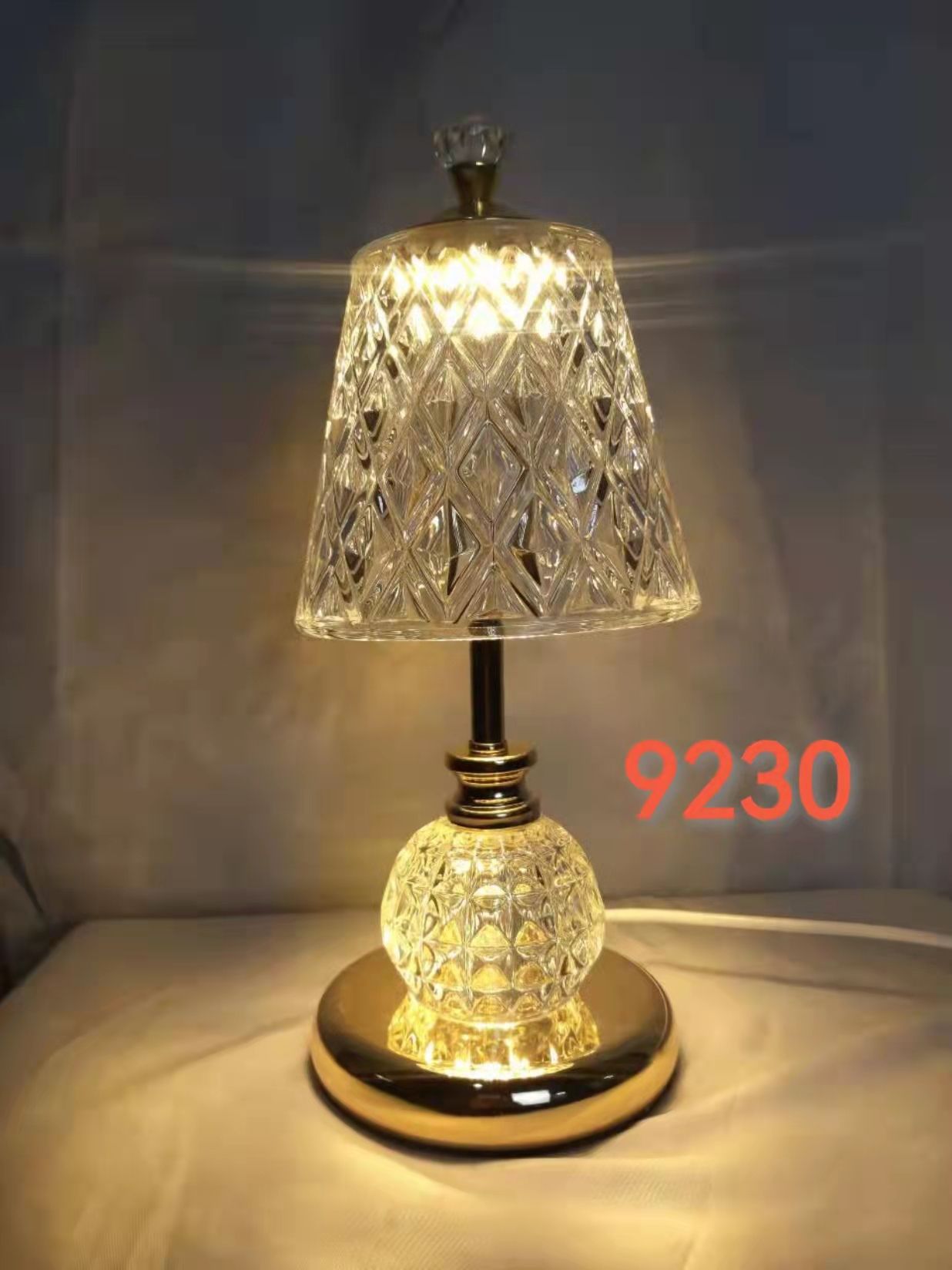 A popular crystal night light table lamp Item Picture
