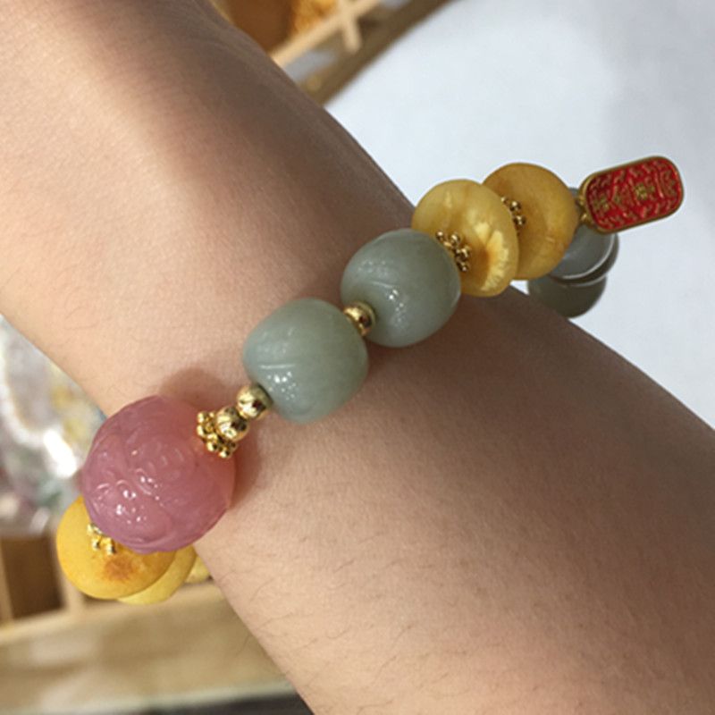 The bright crystal jewelry natural multi-treasure bracelet has vivid colors and abundant water content details Picture
