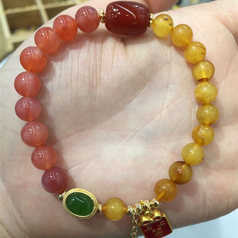 The surface of the bright crystal jewelry natural multi-treasure bracelet is smooth and fine Application Scenario