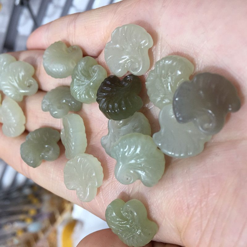 天然水晶白底实物图