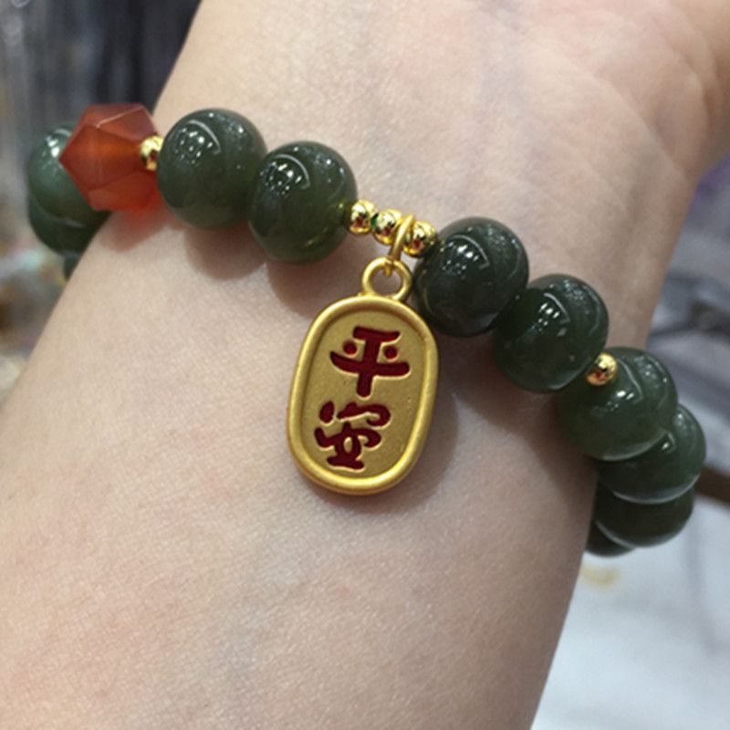 This bracelet is made of natural Hetian jade and has a high water content Specification image