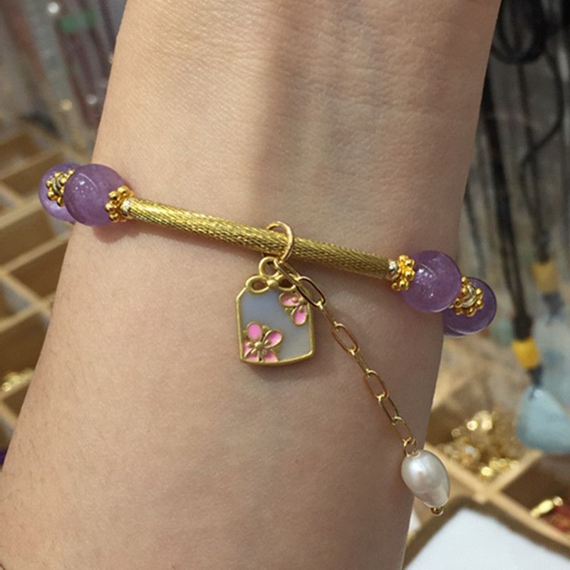 The bright crystal jewelry natural amethyst bracelet has vivid colors and abundant water content Specification image