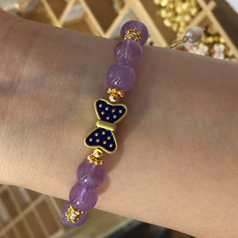 The bright crystal jewelry natural amethyst bracelet has vivid colors and abundant water content Application Scenario