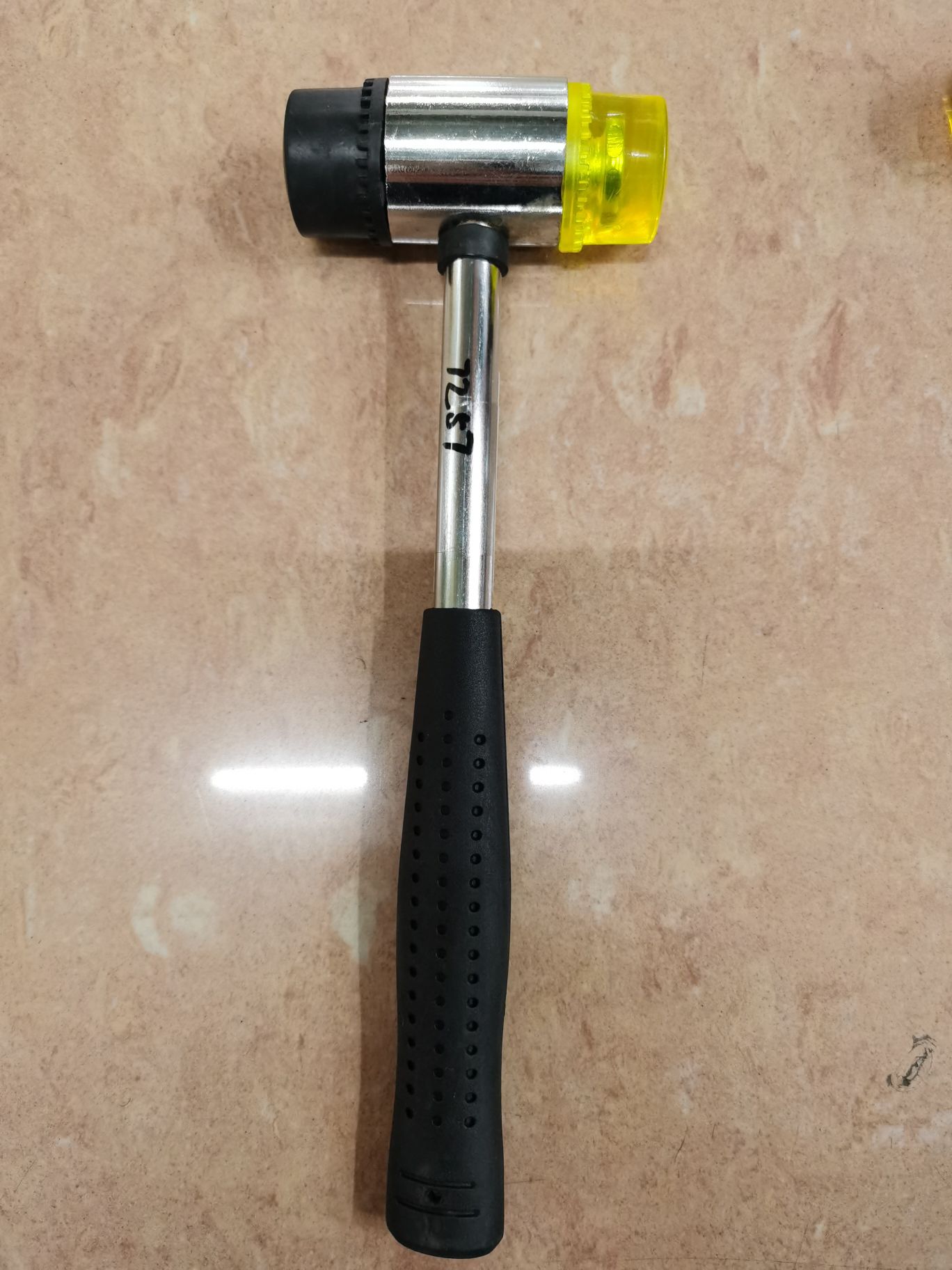 تثبيت مقبض فولاذي بمطرقة مطاطية مطرقة مطاطية مطرقة مطاطية معدنية معدنية 2022. details Picture