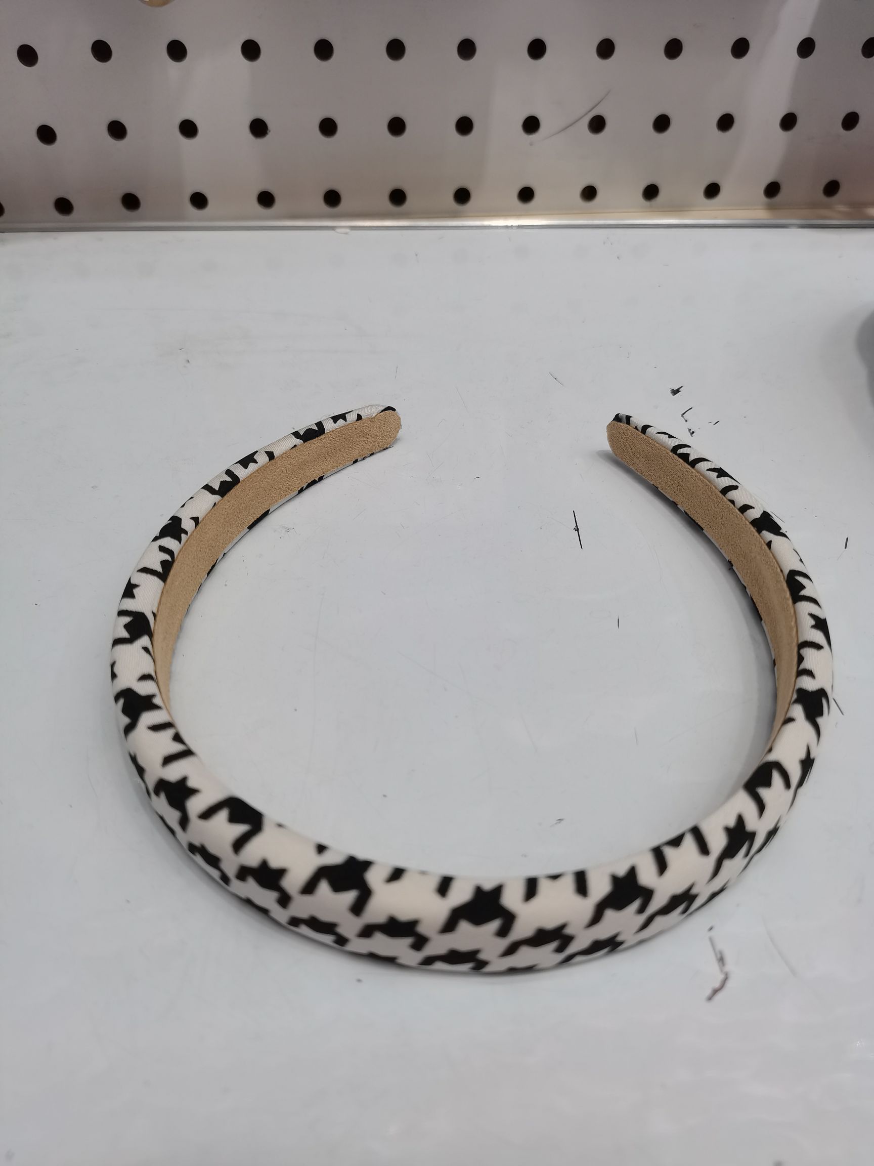 头饰湖蝶桔白底实物图