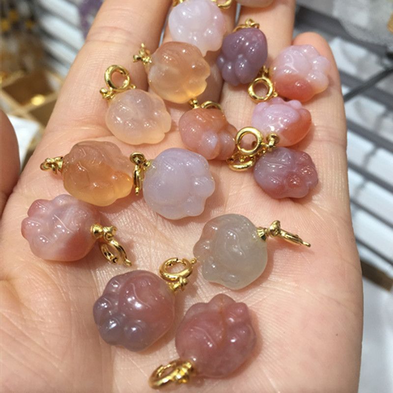 天然水晶白底实物图