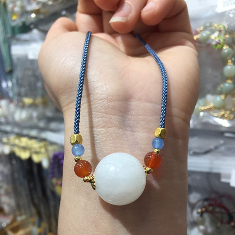The natural Hetian white jade necklace of Liangcaijing jewelry is well-hydrated and has a smooth and fine surface Application Scenario
