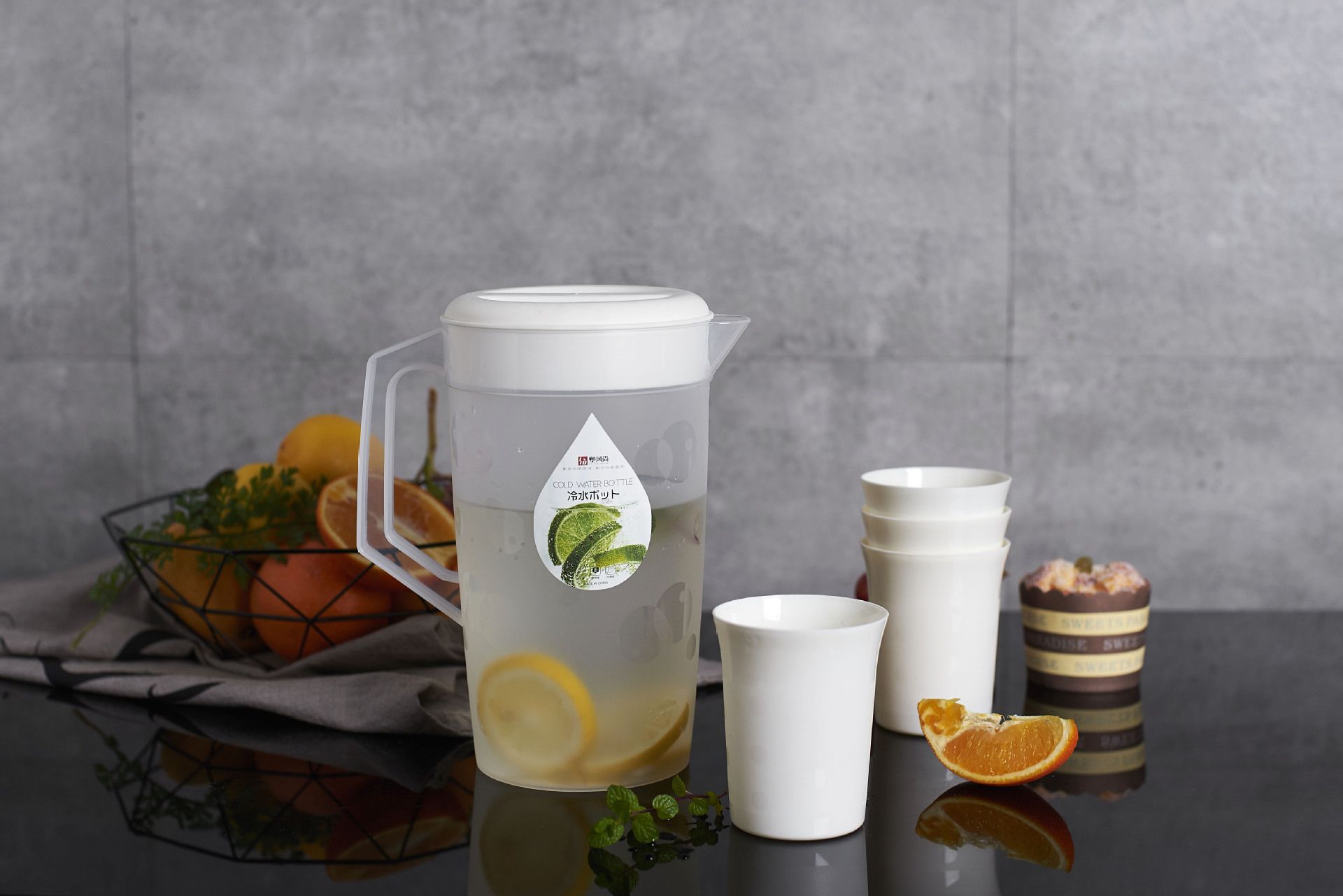Export of 2L heat-resistant and cold-resistant water kettles
