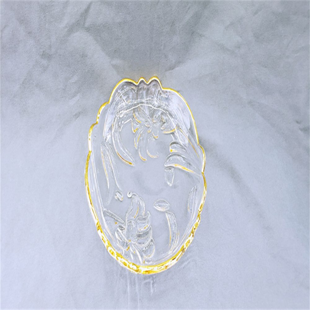 Gold-painted crystal glass snack plates, snack bone plates, pastry plates, round coffee plates Application Scenario