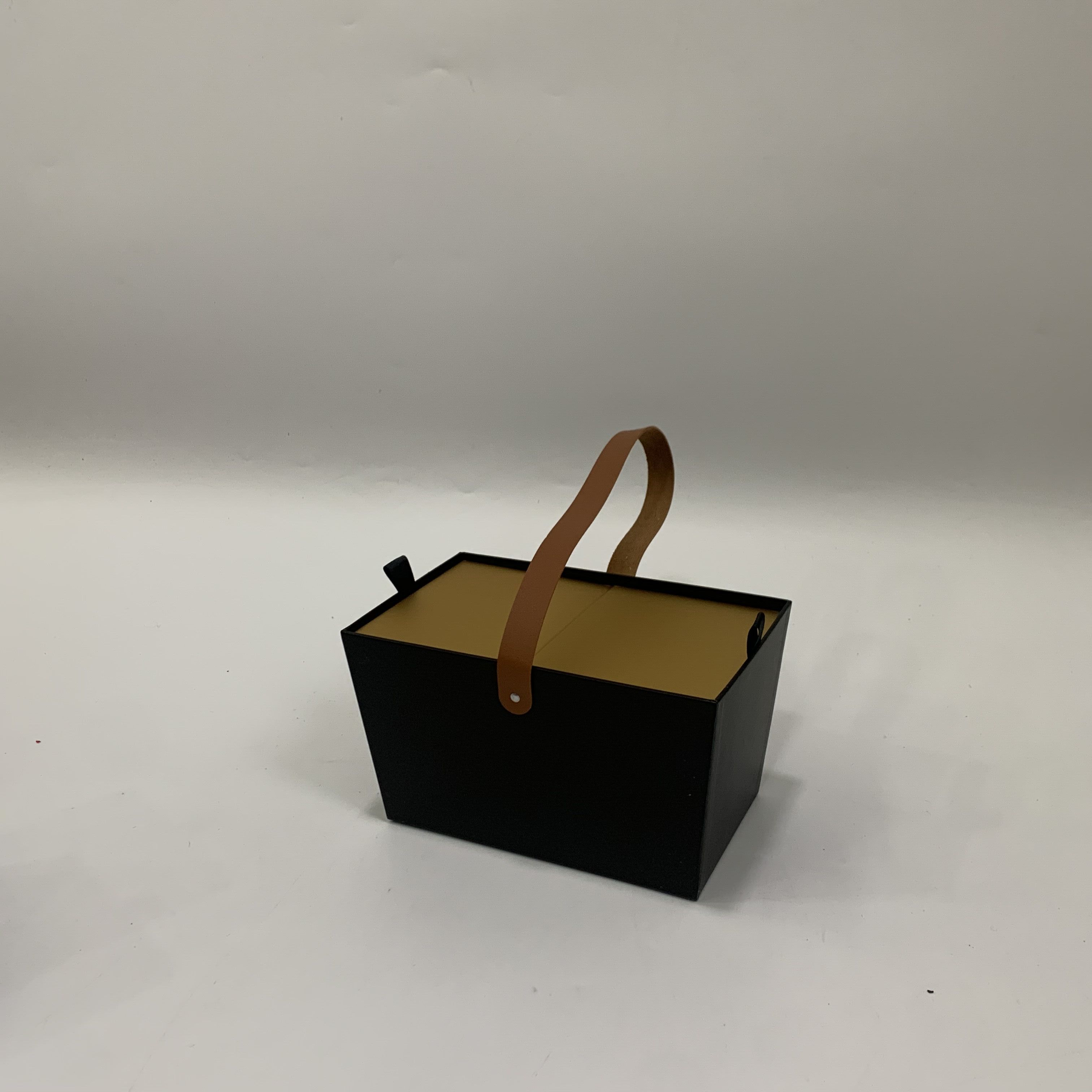 Vina in-stock hand-held basket flower boxes, souvenir gift boxes, fresh flower gift boxes, gift boxes details Picture