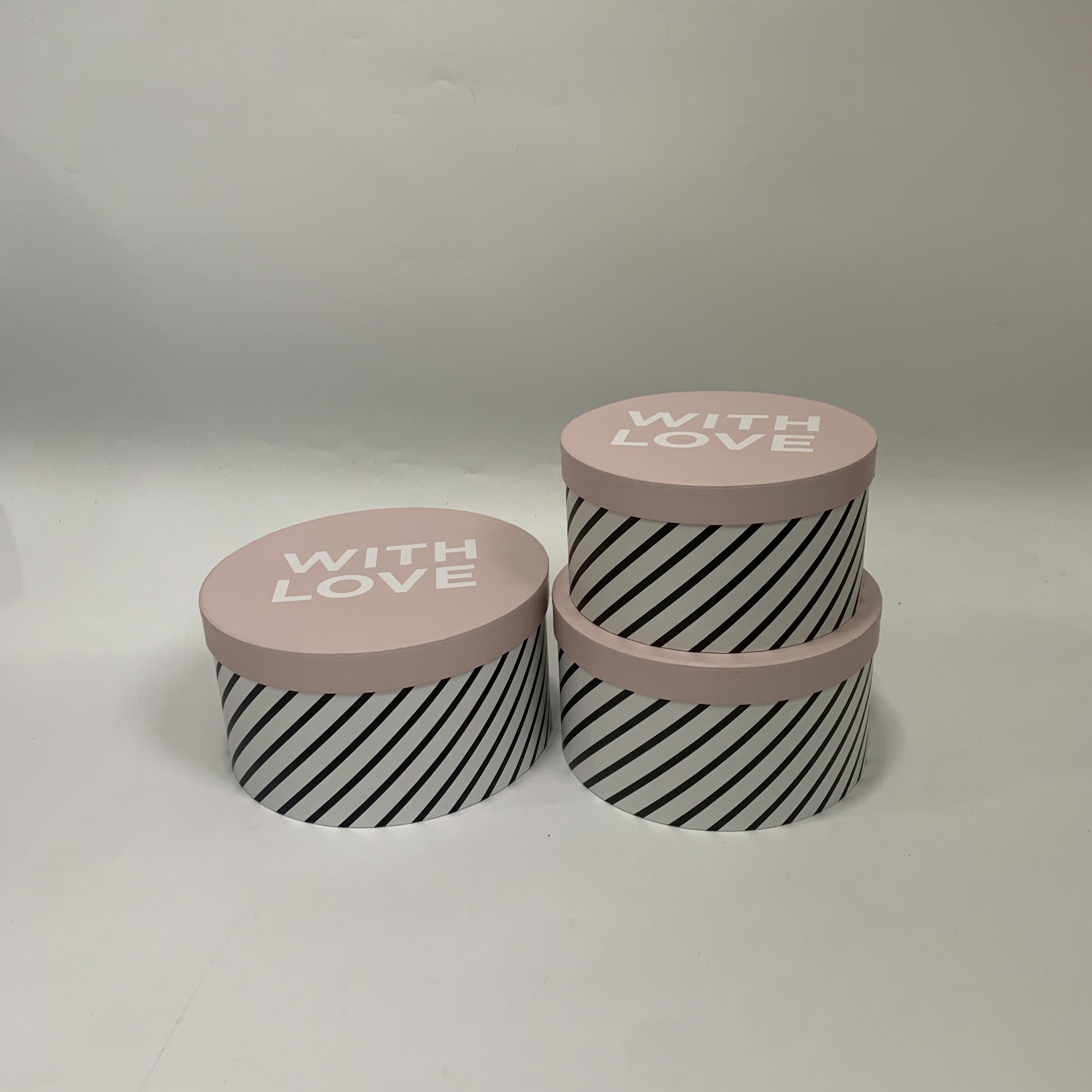Vina's fashionable and simple round gift box packaging box, round diagonal flower bucket, three-piece set, fresh flower gift box, flower box, and souvenir gift box Specification image