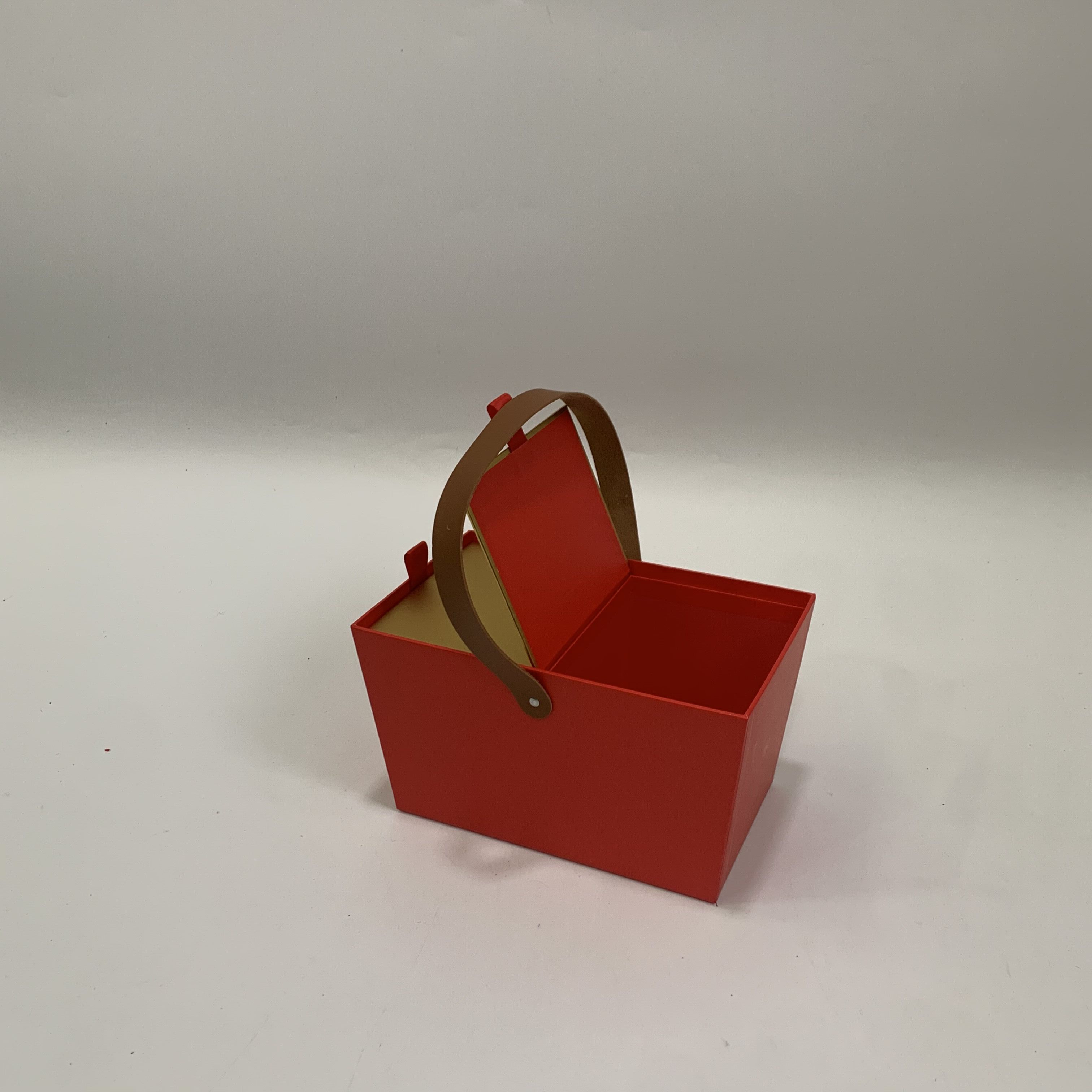 Vina in-stock hand-held basket flower boxes, souvenir gift boxes, fresh flower gift boxes, gift boxes Application Scenario