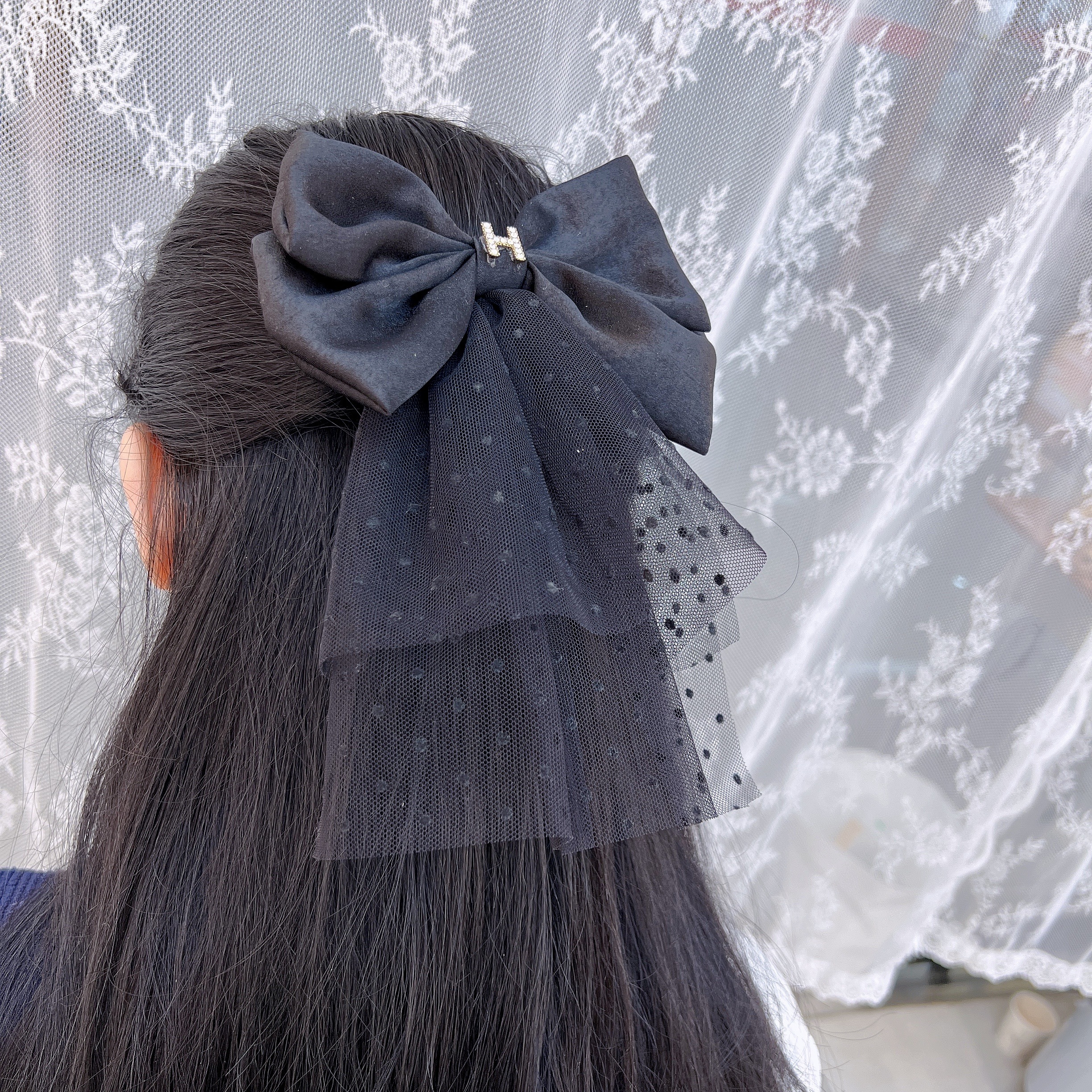 Ladylike style - Knot draped with gauze and clipping Application Scenario