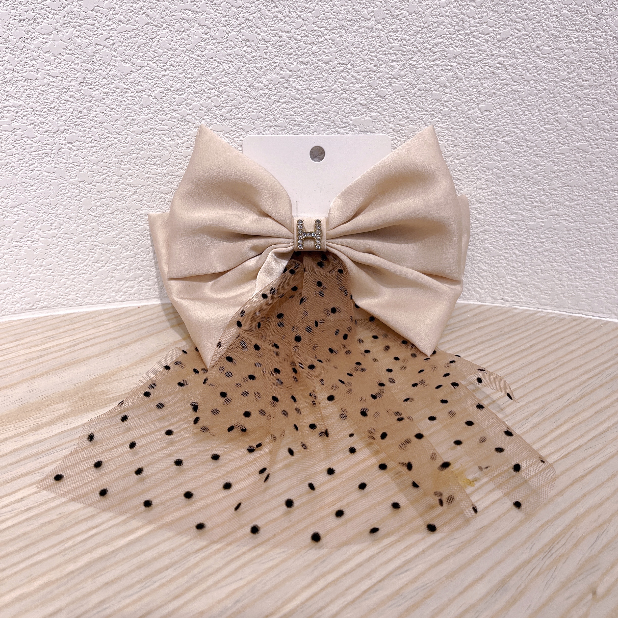 Ladylike style - Knot draped with gauze and clipping Item Picture