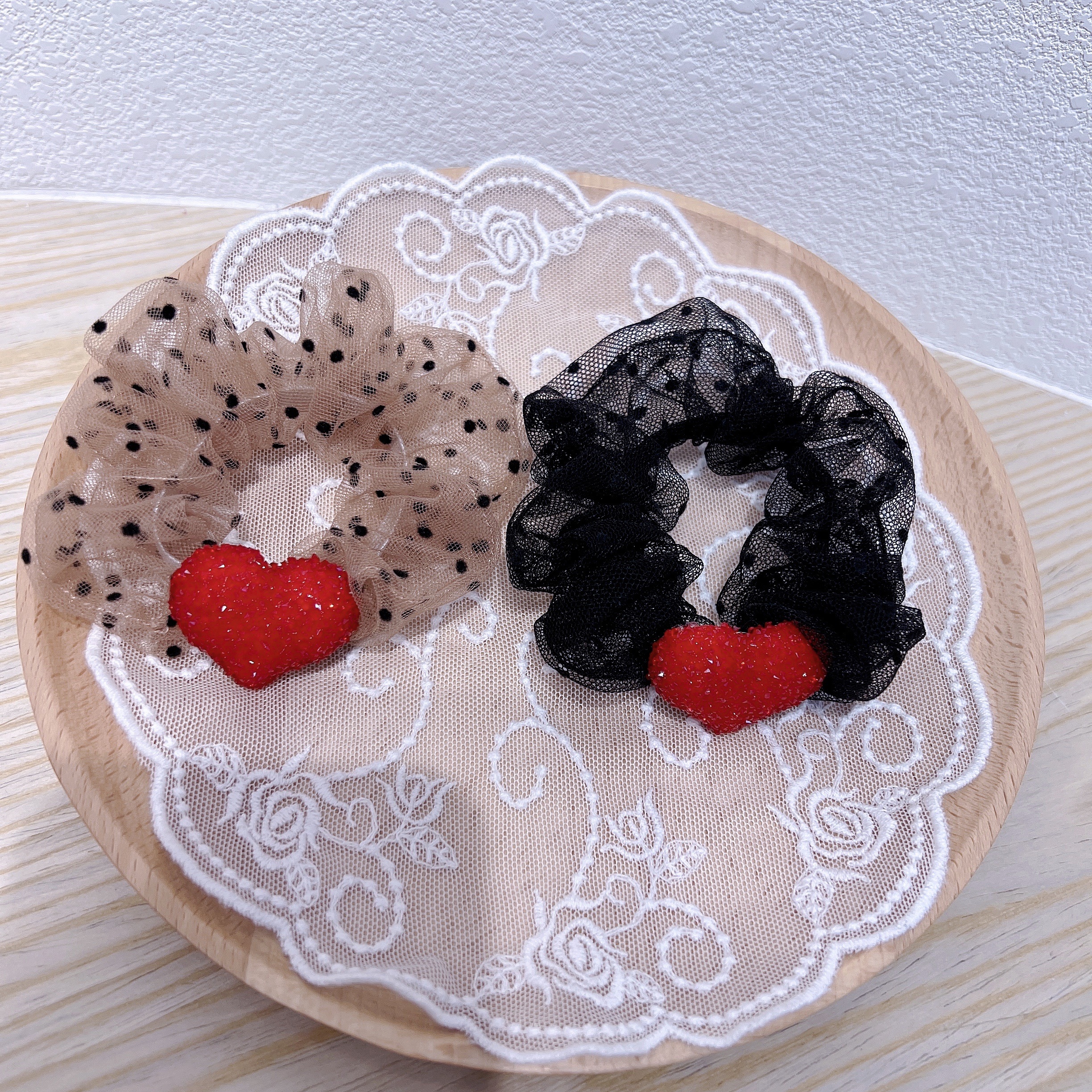 Ladylike style - Heart-shaped hair band