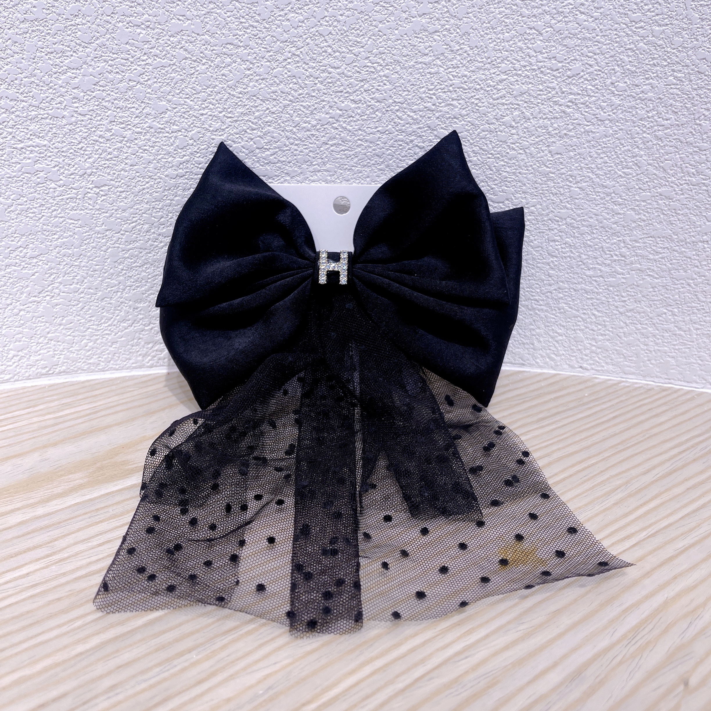 Ladylike style - Knot draped with gauze and clipping Specification image