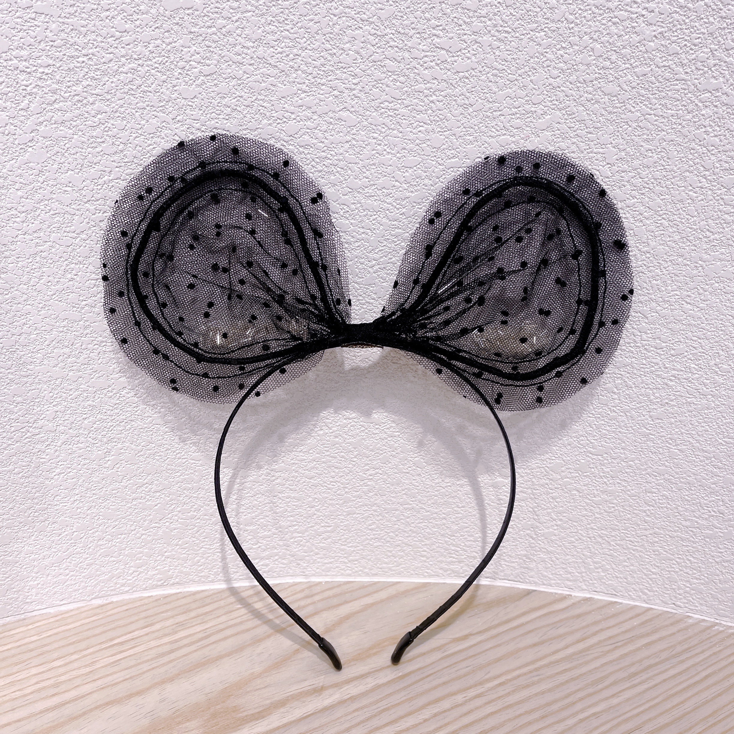 Ladylike style - Mickey Ear headband details Picture
