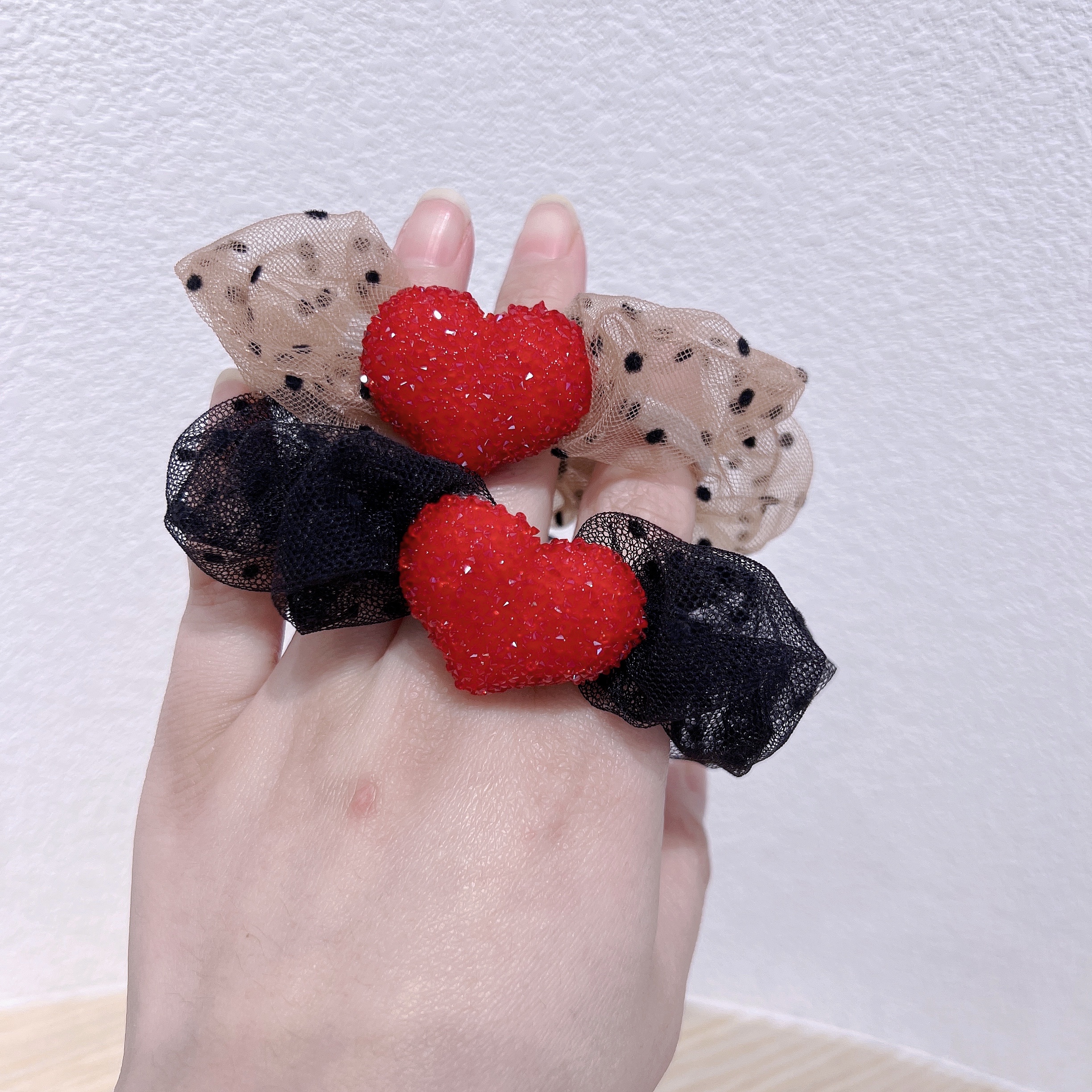 Ladylike style - Heart-shaped hair band Application Scenario