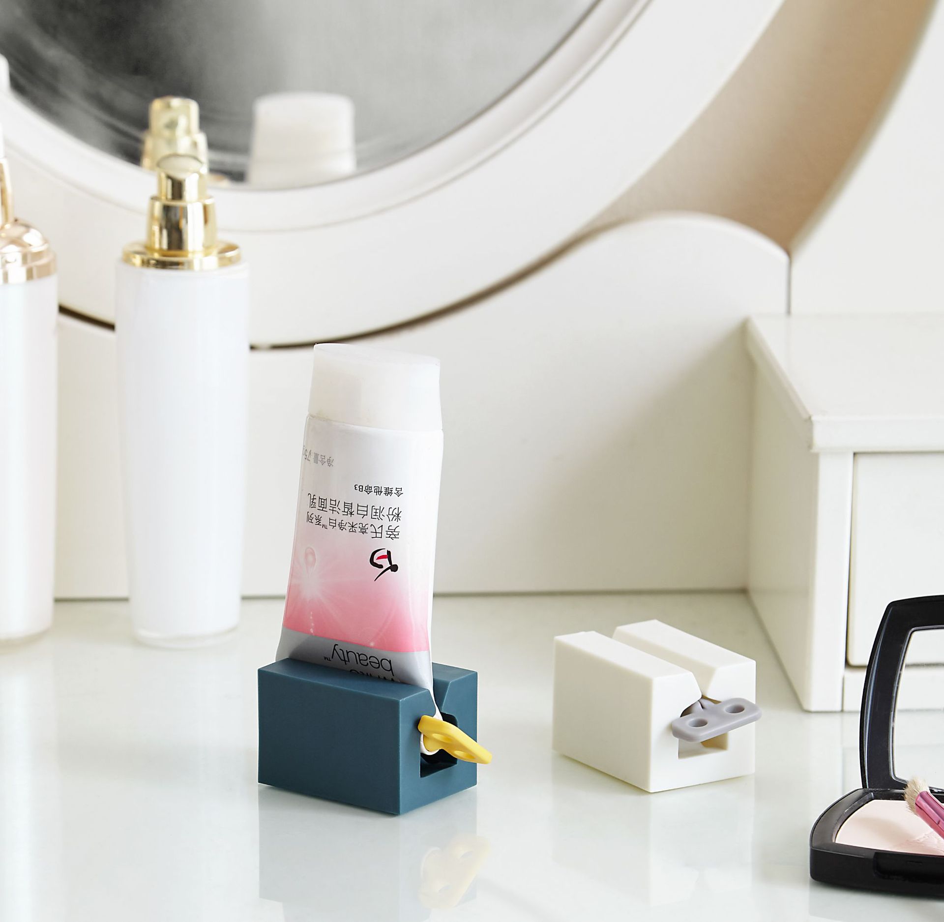 Manual toothpaste dispenser for export Specification image
