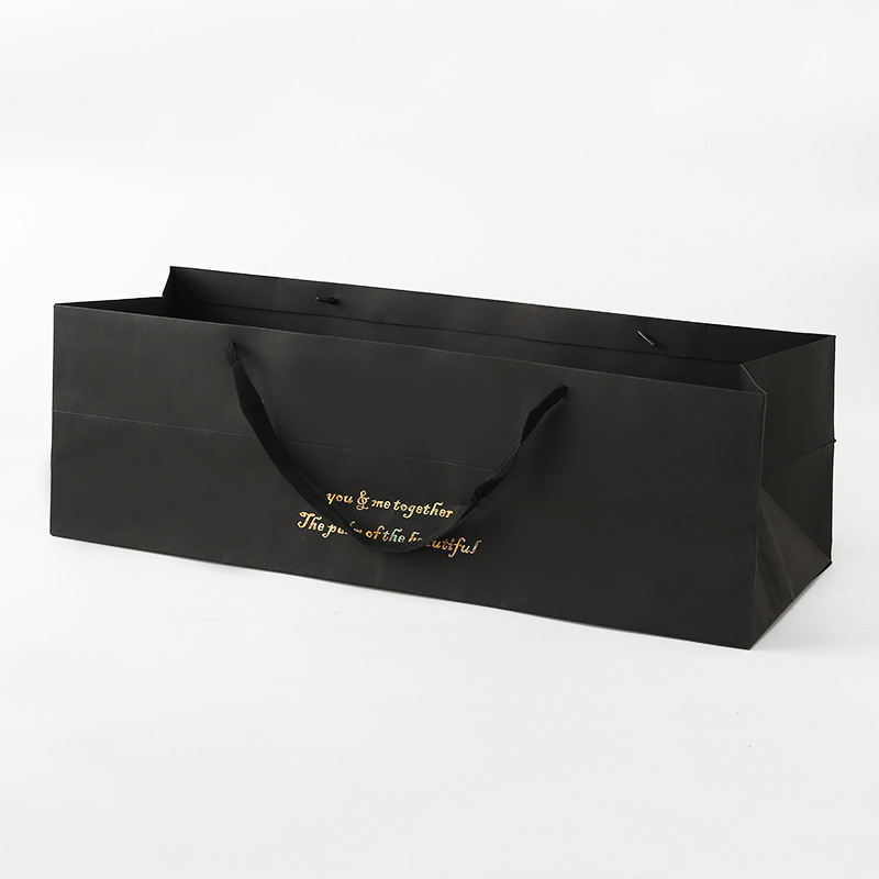 Large long flower paper bags, universal clothing packaging paper bags, shopping hand-held paper bags Application Scenario
