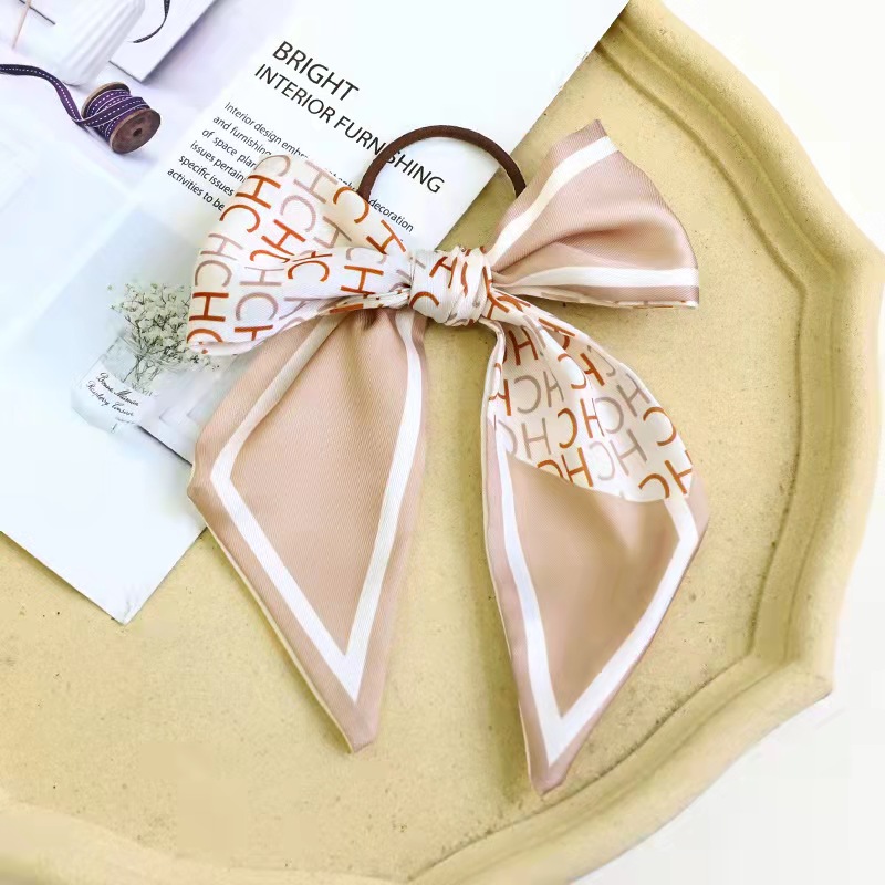FLY1816 Korean version new products: Silk scarf, hair band, bow hair tie, French neckerchief, ribbon hair tie, and ladies' hair band Application Scenario