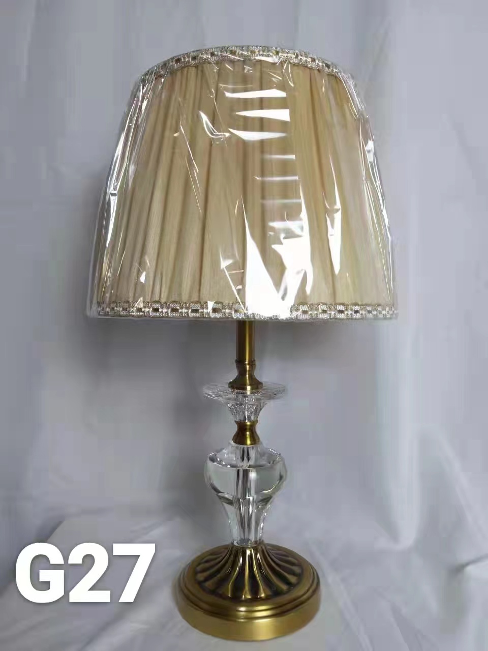 A popular copper natural-color glass crystal hardware table lamp Specification image