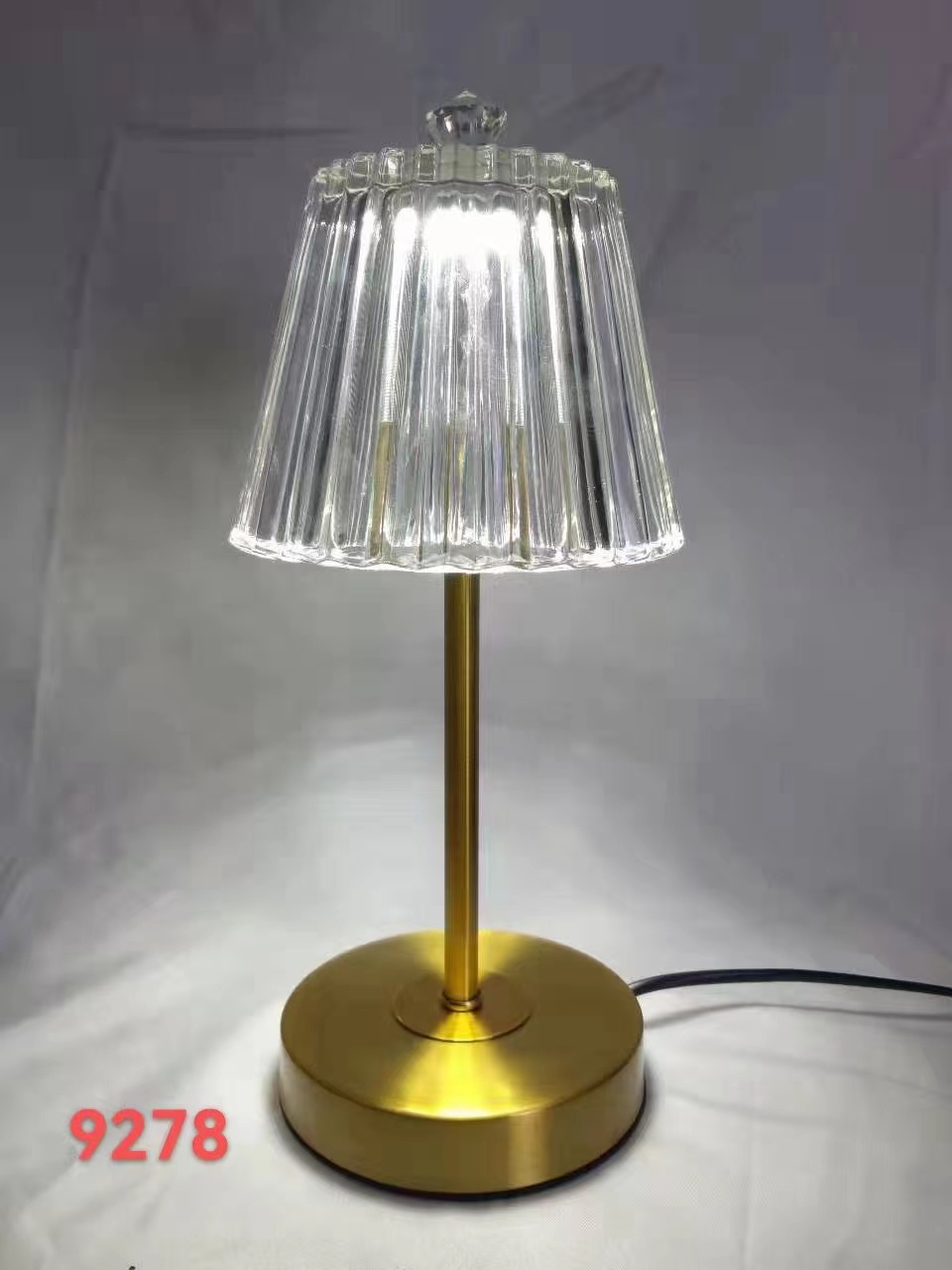 Copper-colored glass hardware table lamp