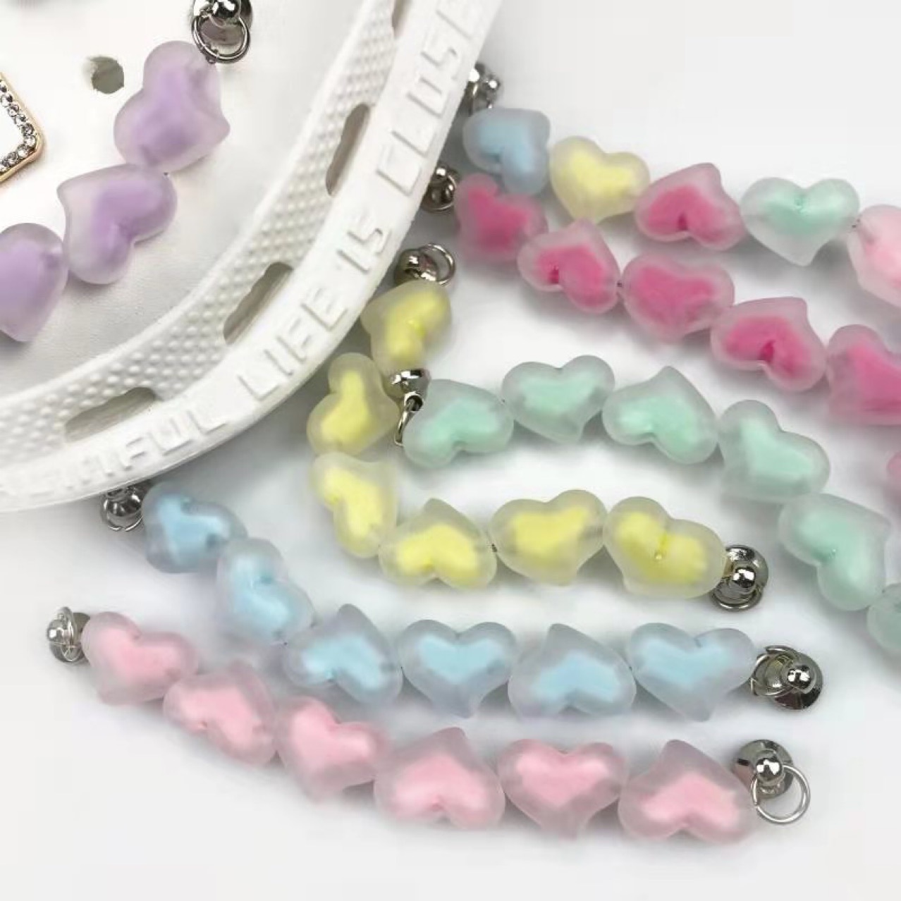 Factory sales of in-stock shoes, flower shoes, buckle crocs, 3d heart-shaped DIY phone cases, decorative chain accessories, new styles details Picture