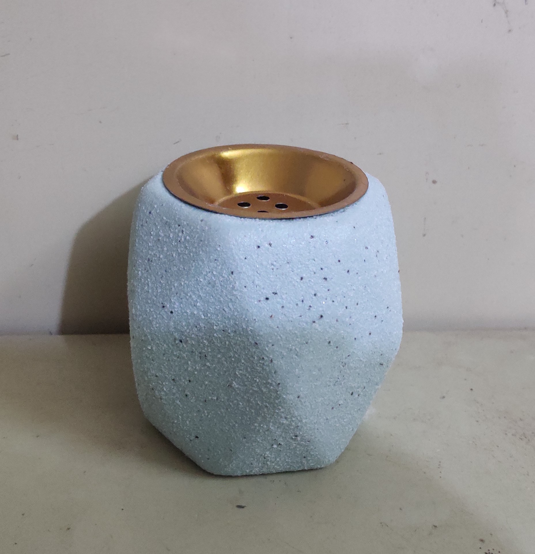 Venta caliente pequeño tamaño simple mate macaron color cerámica incienso estufa de carbón para artesanías Application Scenario