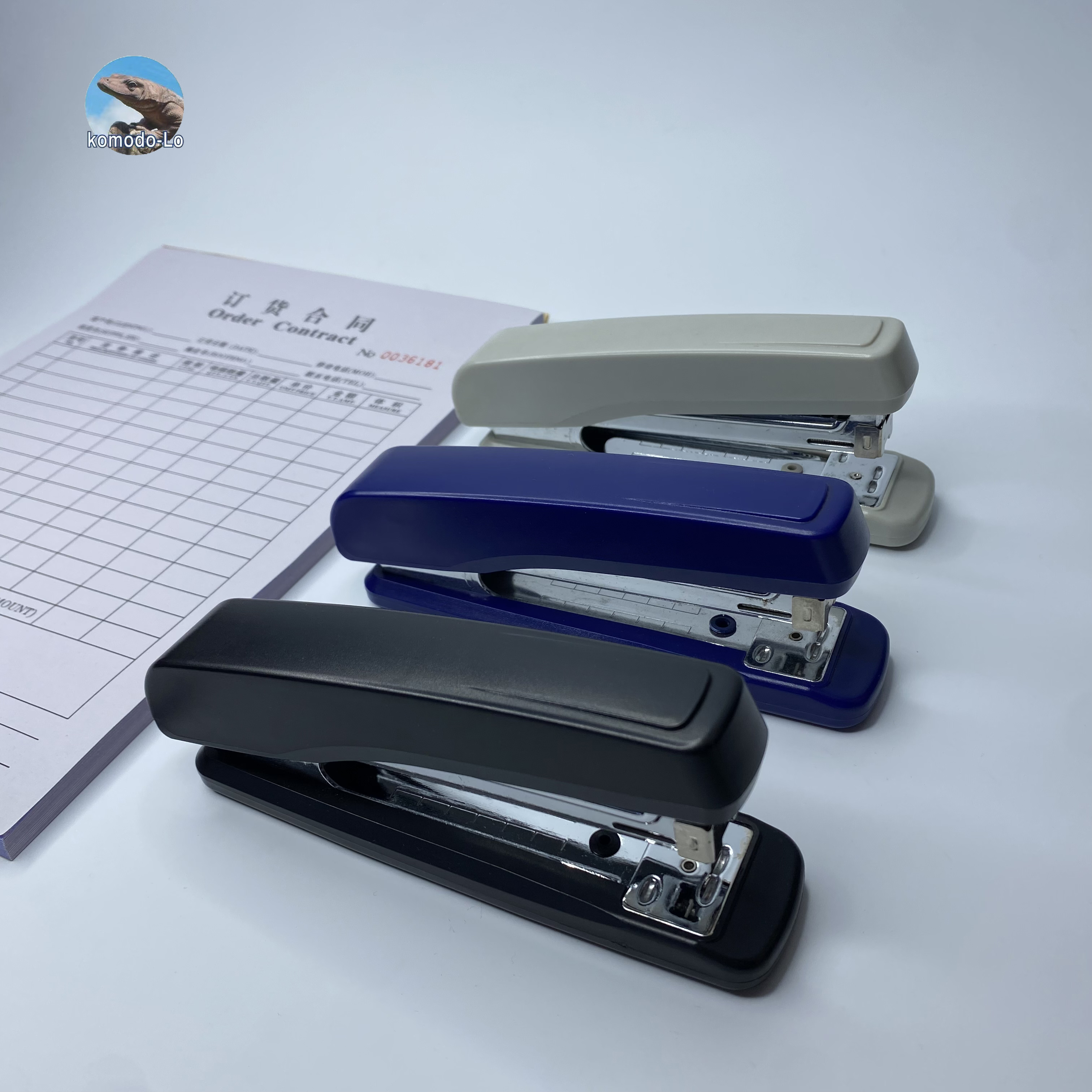 KL-335 factory direct sales stapler, student stapler, standard multi-functional office supplies, staples, labor-saving stapler, middle seam binding machine details Picture