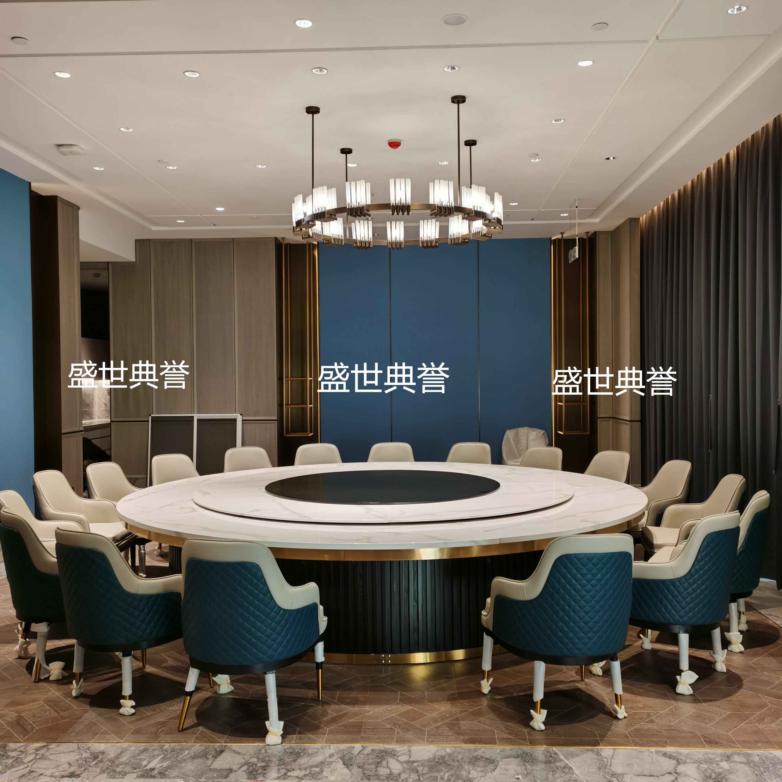 餐椅实物图