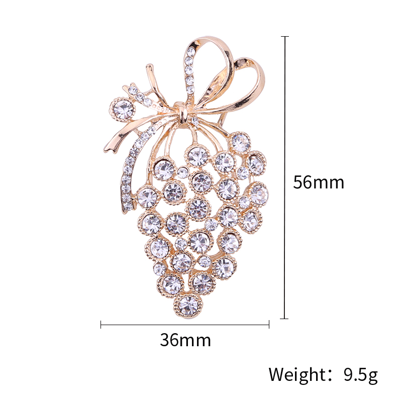 Factory direct sales, popular in foreign trade, high-end new style, Jianxiao, retro and elegant, strawberry light luxury, waterproof diamond brooch, fashionable clothes and accessories, wool pin items Application Scenario