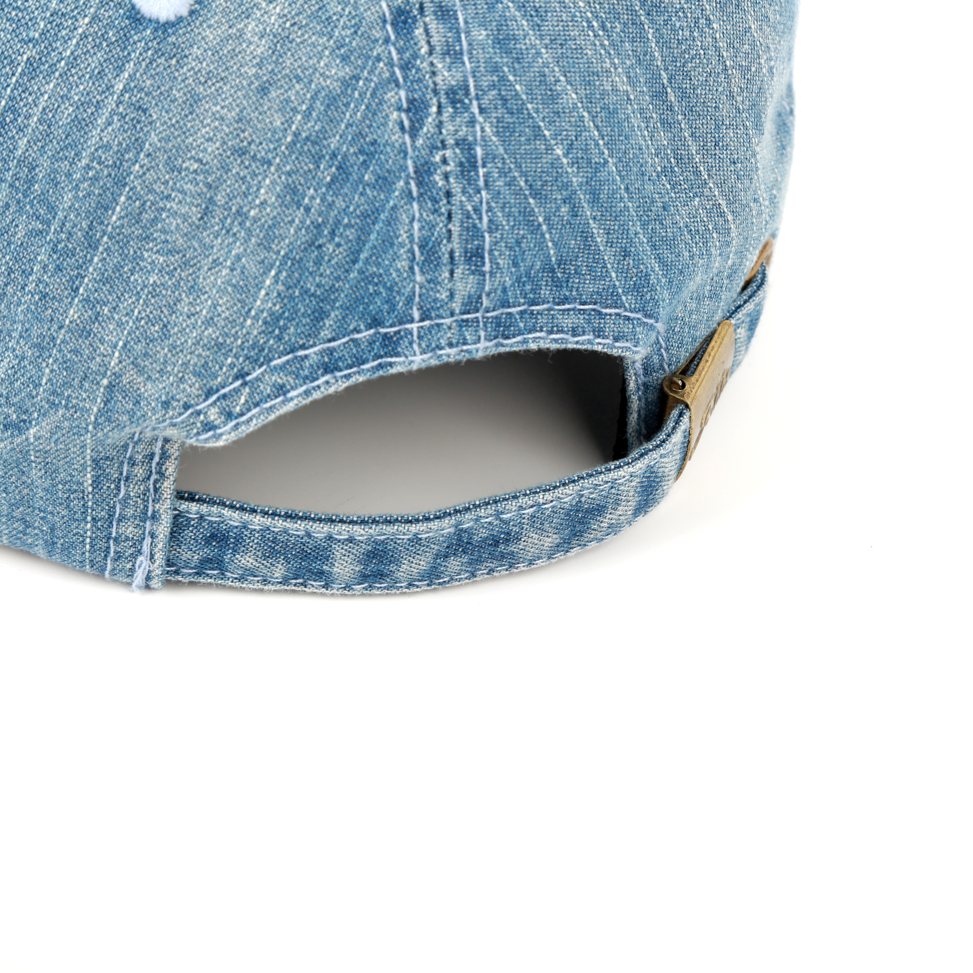 Men's and women's vintage washed denim short-brim baseball caps with heavy embroidery side embroidery, fashionable and casual Application Scenario