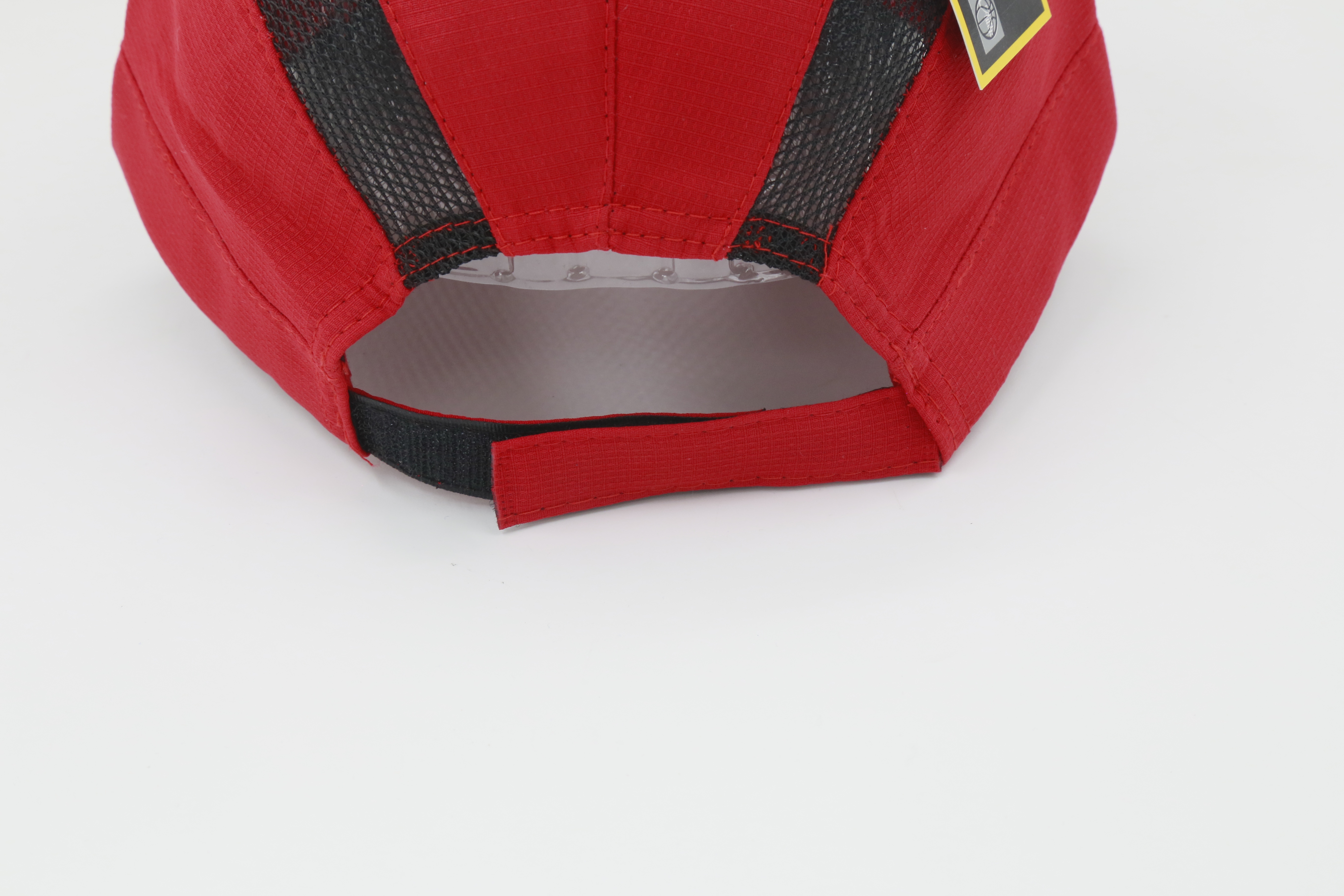 Outdoor mesh breathable quick-drying baseball cap with Velcro Application Scenario