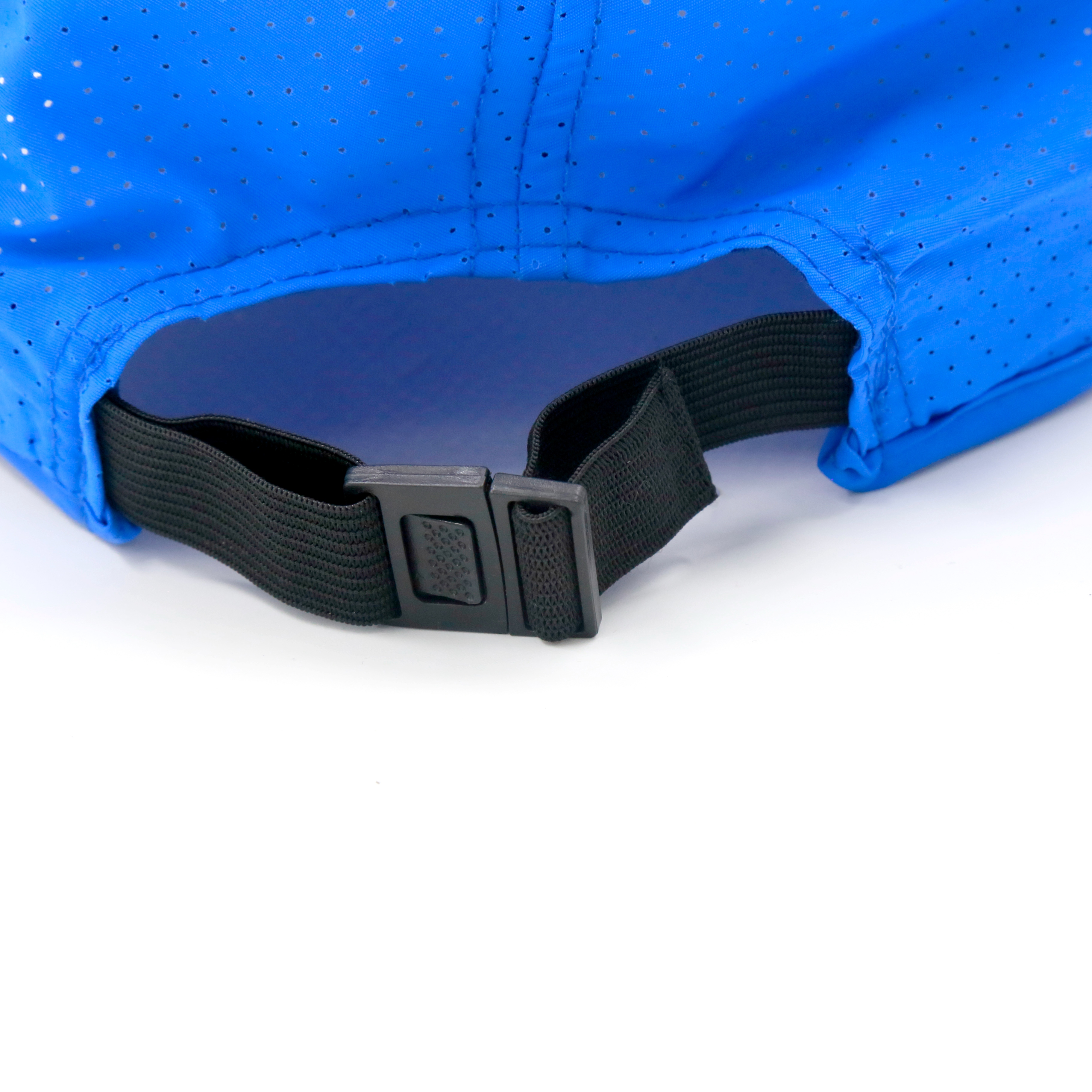 The outdoor sports mesh baseball cap is breathable and quick-drying in summer Application Scenario