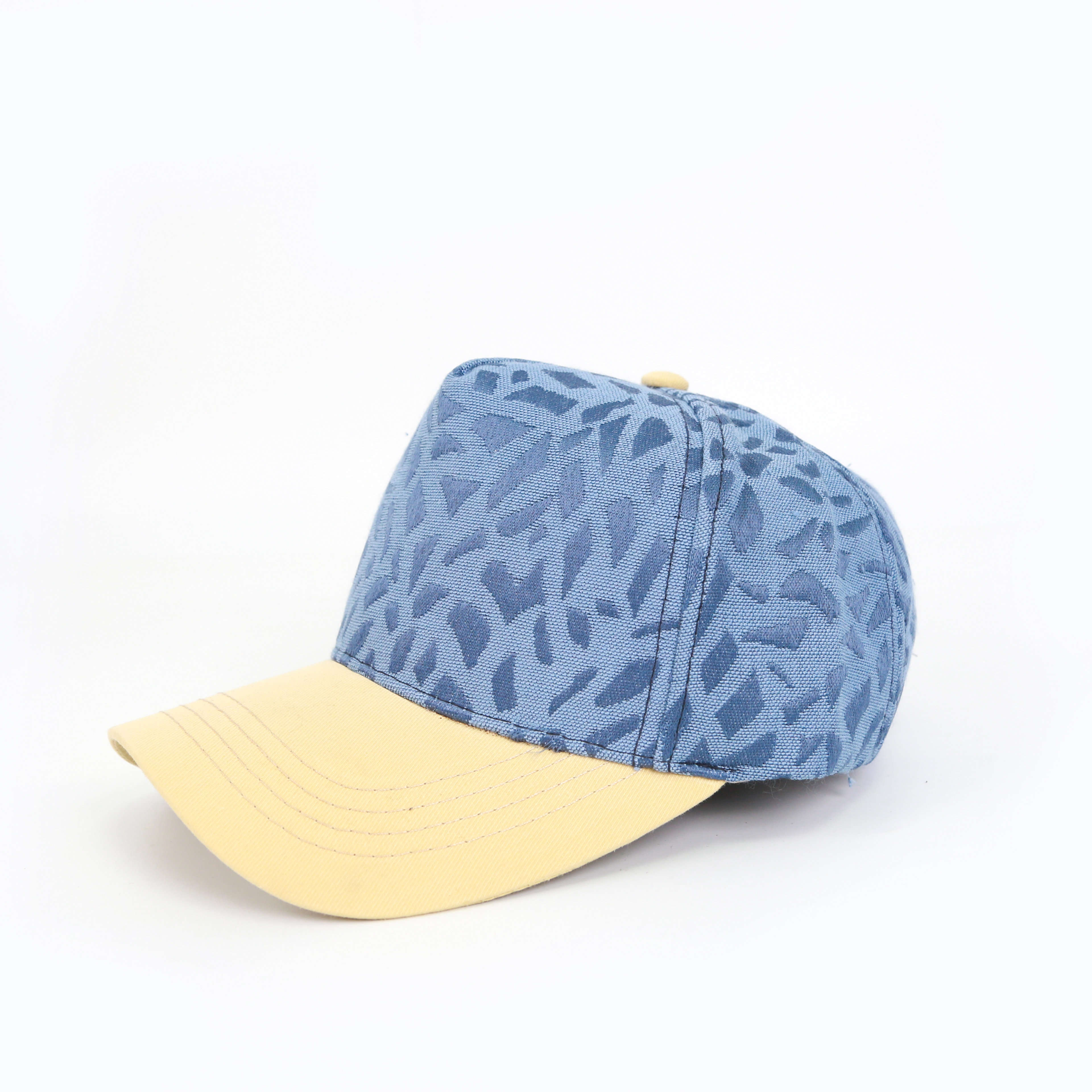 A two-color patchwork street dance hat with full-print embroidery details Picture
