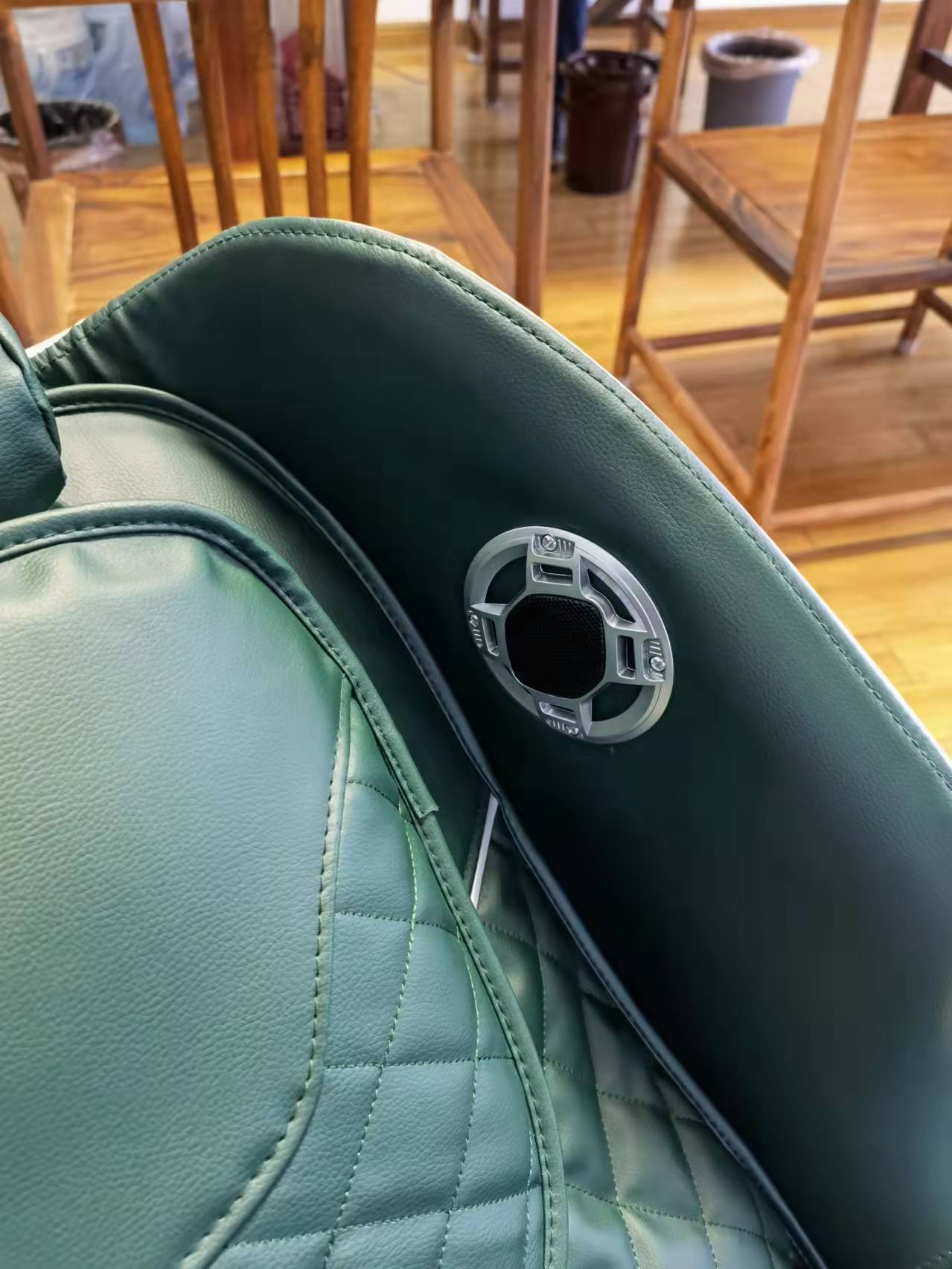 LVK massage chair detail image 3