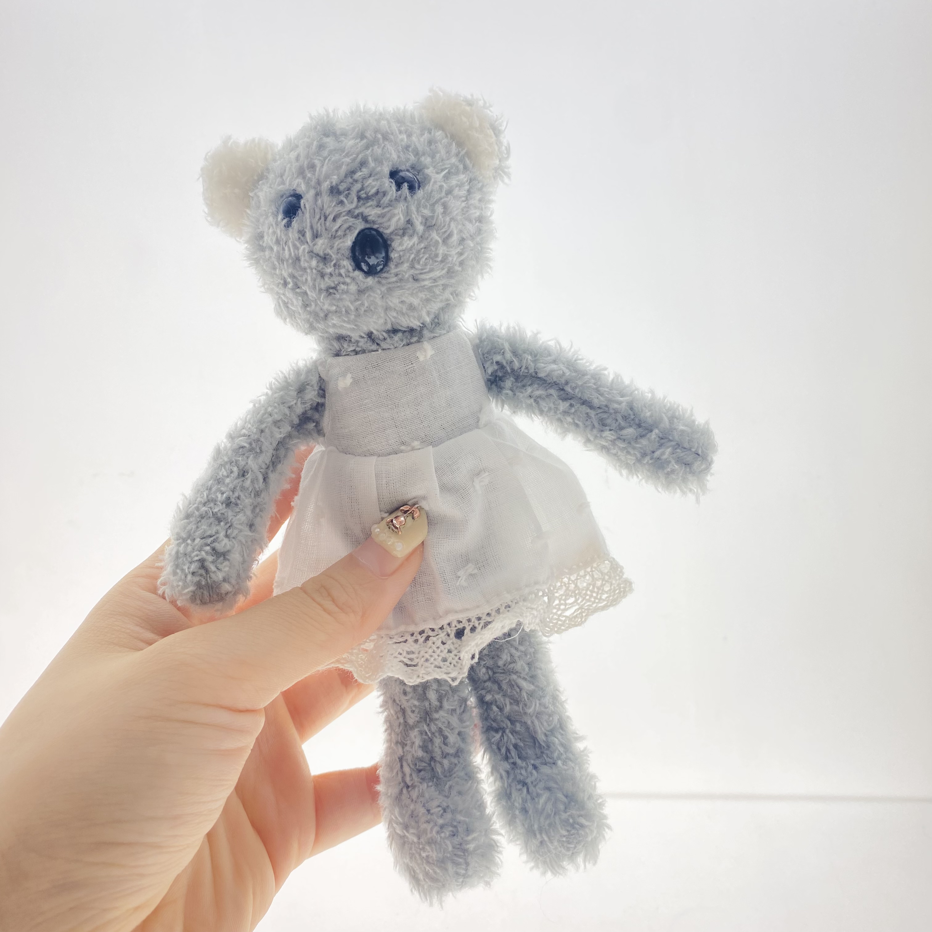 Creative skirts, rabbits, plush children's toys, dolls, couple mobile phones, student schoolbags, keychains, pendants, accessories, skirts, animal series Application Scenario
