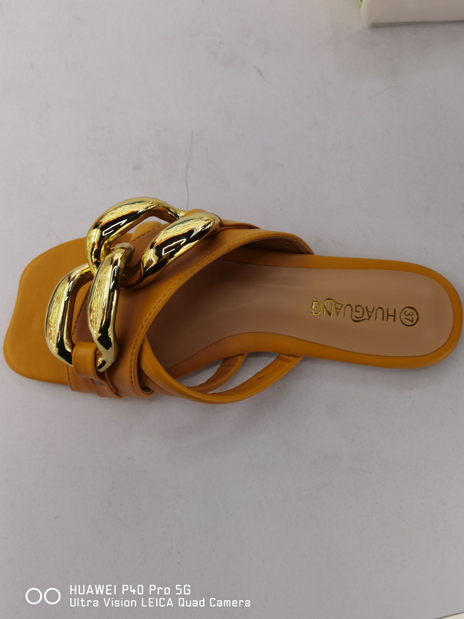 Guangdong Huaguang Shoes New Sandals, Distinct Expression of Street Culture