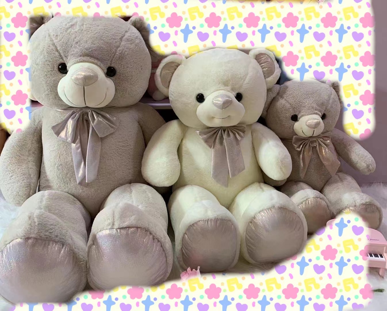 Golden bow tie bear Item Picture