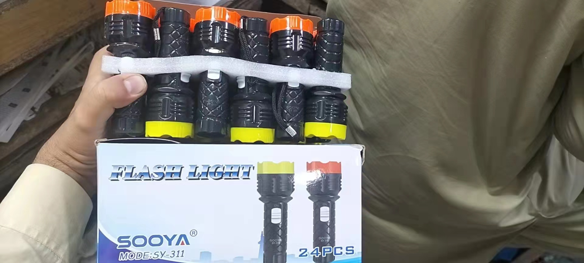 挂件手电筒/手电筒/手电产品图