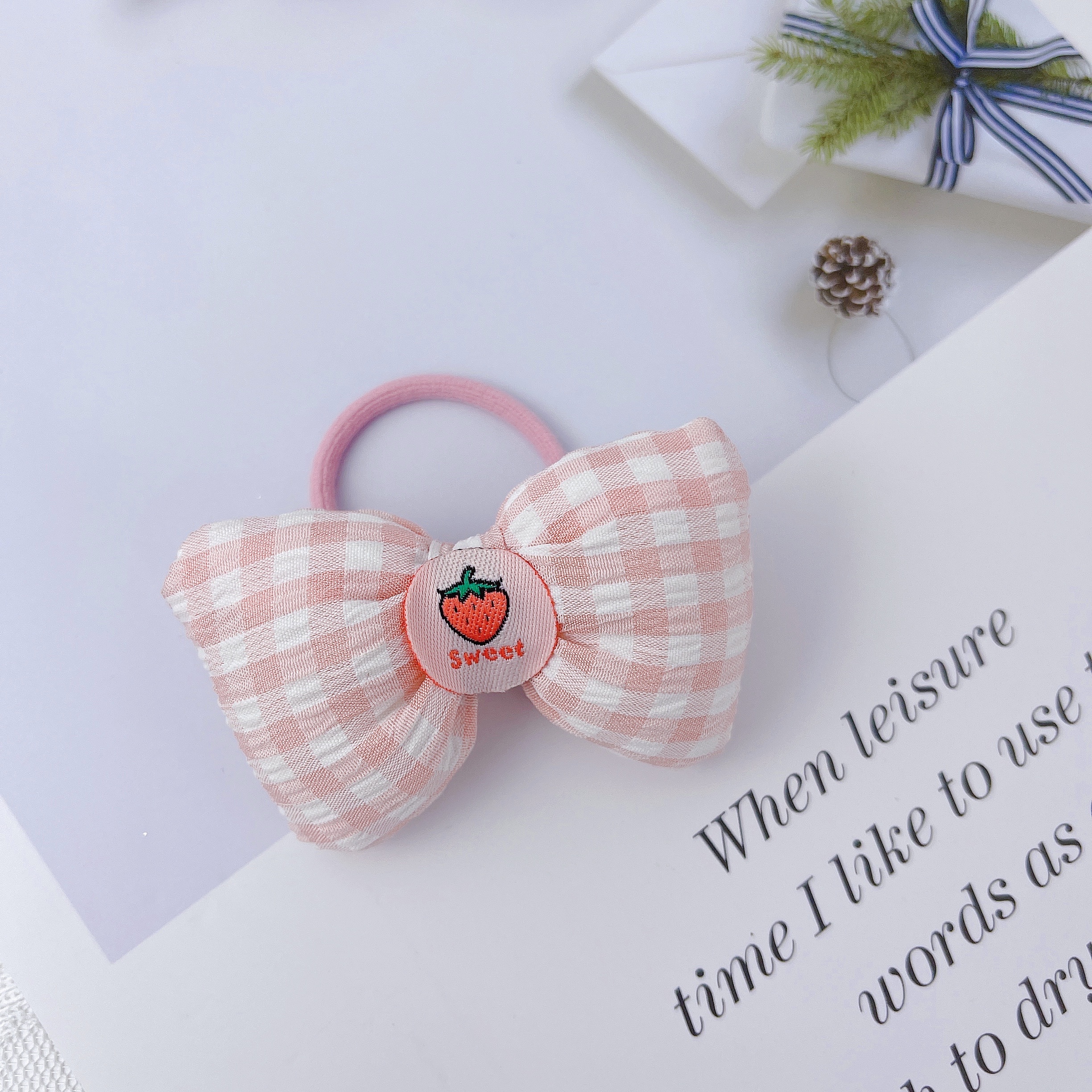 Fresh and clean checkered pattern - Fruit label tie rubber band Specification image