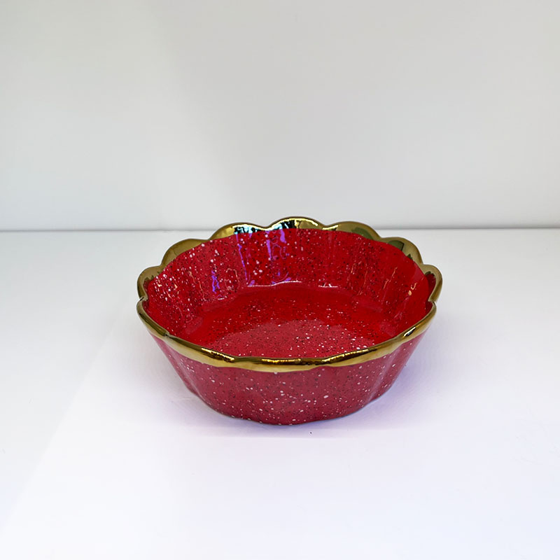New light luxury ceramic breakfast salad bowl with wavy gold edge and irregular home dessert bowl, baked rice bowl Application Scenario