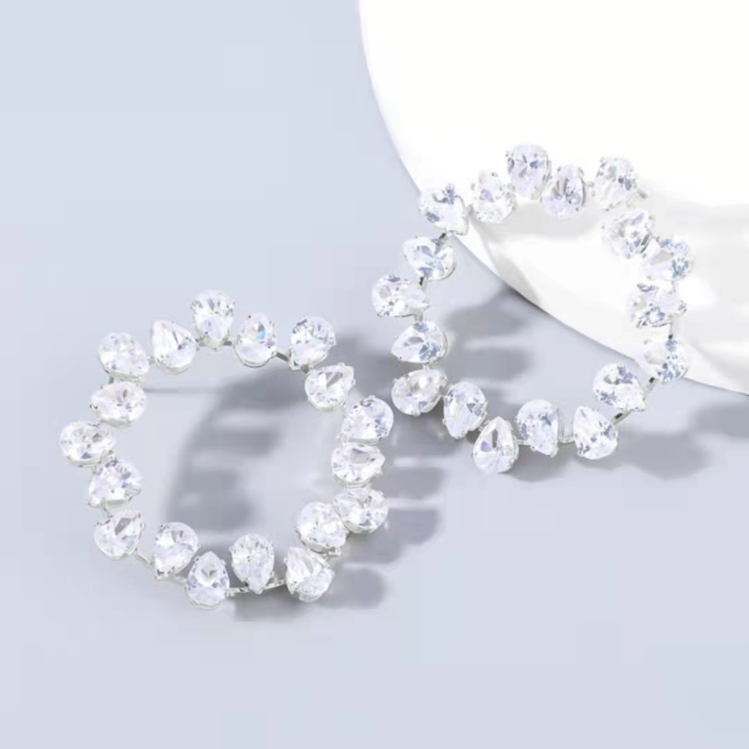 锆石/耳圈白底实物图