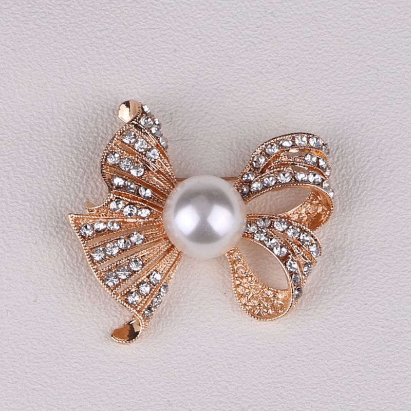 Factory direct sales, popular in foreign trade, high-end new brooches with mother-of-pearl bows, luxurious and high-end crystal pins from Europe and America, pearl coats, corsages, and gifts for mothers Specification image