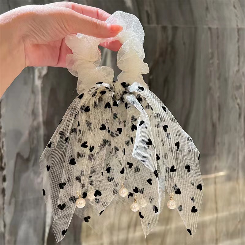 Heart-shaped beads, tassel lace, large intestine circle, ribbon hair tie, high elasticity hair tie, girls' high elasticity hair circle, hair accessory h-54 Application Scenario
