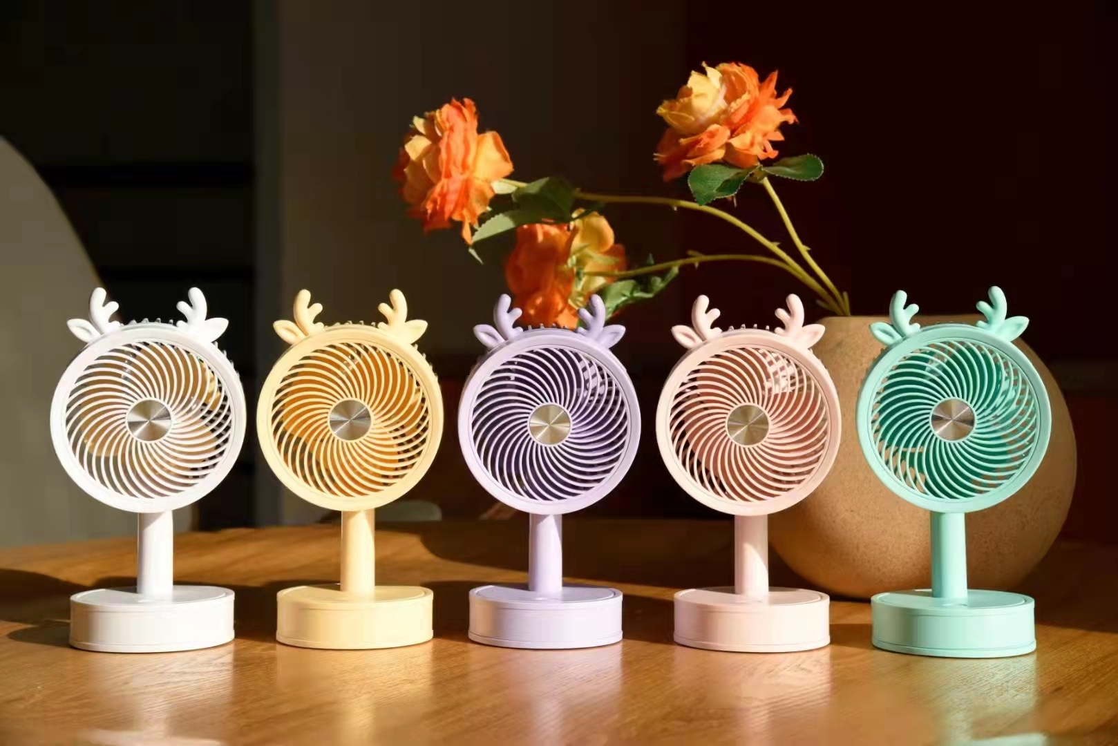 The 2229 charging fan comes in three wind speeds and three colors details Picture