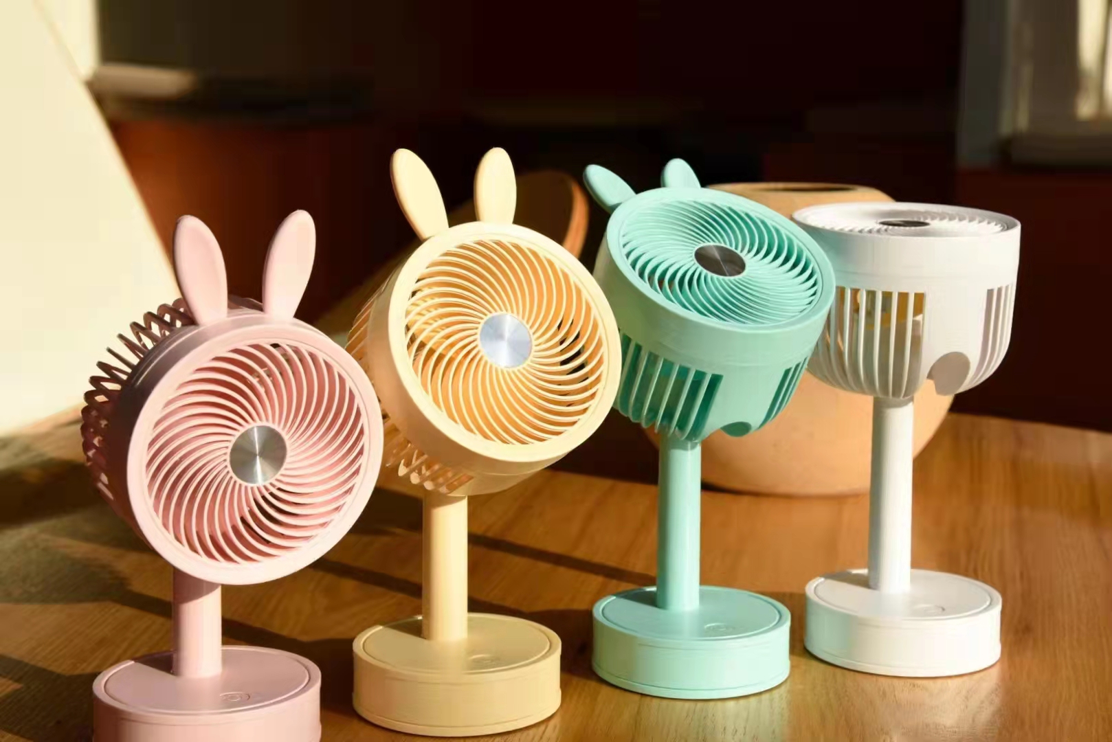 The 2229 charging fan comes in three wind speeds and three colors Item Picture