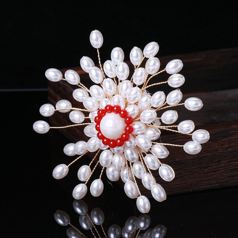 Factory direct sales for foreign trade, popular high-end new brooches paired with hand-woven European and American luxury high-end pearl pins, pearl coats, corsages, mom