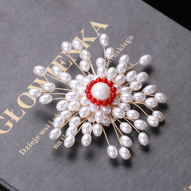 Factory direct sales for foreign trade, popular high-end new brooches paired with hand-woven European and American luxury high-end pearl pins, pearl coats, corsages, mom details Picture